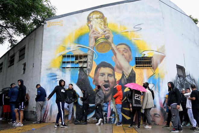 Messi ohranja izjemno priljubljenost tudi v Buenos Airesu. FOTO: Juan Mabromata/AFP