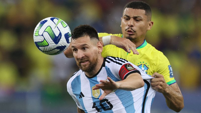 Fotografija: Lionel Messi med zadnjo tekmo Argentine in Brazilije v Rio de Janeiru. FOTO: Sergio Moraes/Reuters