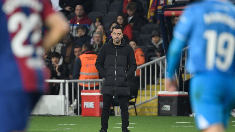 Fotografija: Barcelona je do zadnjih sekund trepetala v dvoboju proti Almeriii, trener Xavi Hernandez pa ni ogroženvsaj do konca sezone. FOTO: Josep Lago/AFP