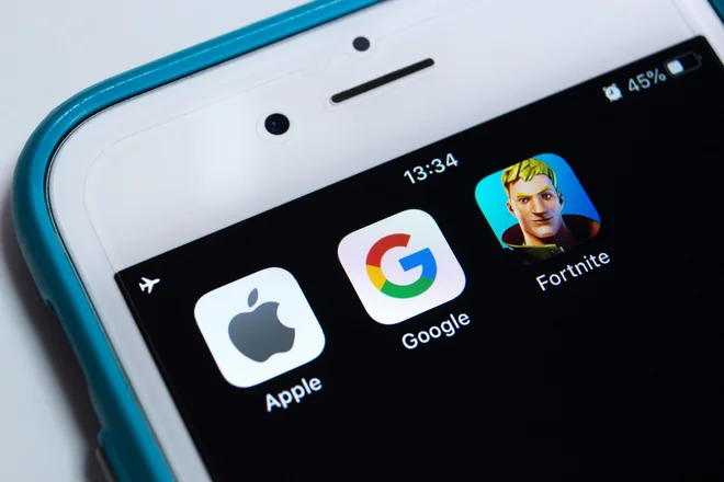 Ios ima v ZDA z okoli 55 odstotki največji tržni delež, medtem ko globalno prevladuje android s približno 70 odstotki. FOTO: Shutterstock

 