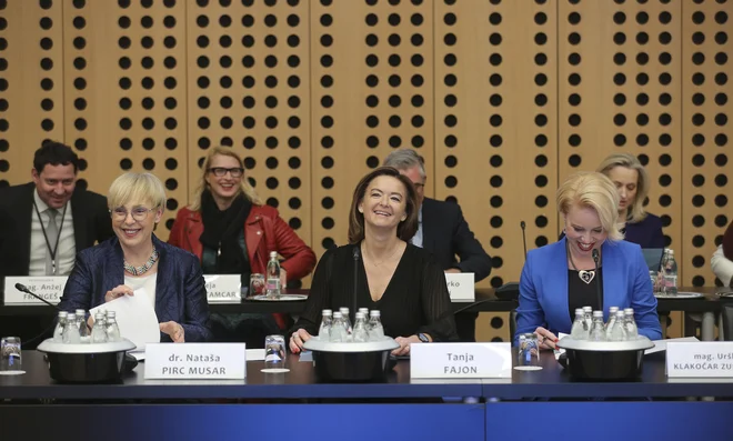 Sodelujoče na diplomatskem posvetu so nagovorile predsednica države Nataša Pirc Musar, zunanja ministrica Tanja Fajon in predsednica državnega zbora Urška Klakočar Zupančič. FOTO: Jože Suhadolnik/Delo