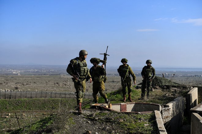 Izraelski vojaki na Golanski planoti. FOTO: Gil Elijahu/Reuters