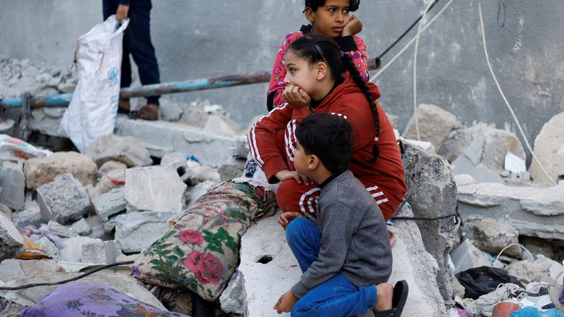 Fotografija: Uničenje v Gazi. FOTO: Ibraheem Abu Mustafa/Reuters