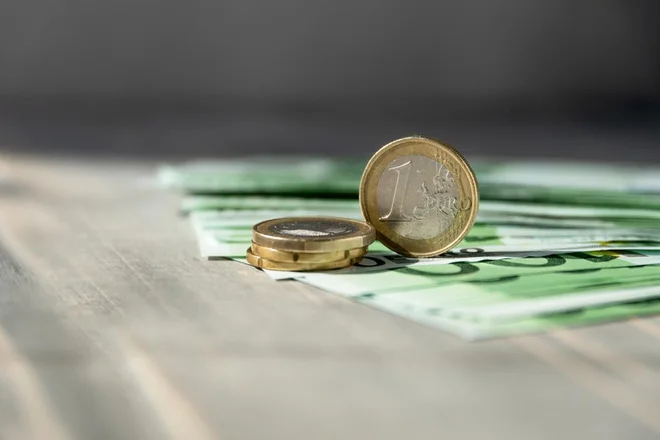 Rast cen se je proti koncu leta počasi umirila na dobre štiri odstotke. FOTO: Shutterstock