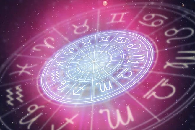 Numerološko bo leto v znamenju osmice, ki nas bo podžigala k pehanju za močjo in materialnimi dobrinami. FOTO: Alex Sg/Shutterstock