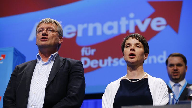 Fotografija: Vladna kriza bo dala zagon opozicijskim strankam, tako krščanskodemokratski CDU kot skrajno desni AfD. FOTO: Wolfgang Rattay/REUTERS