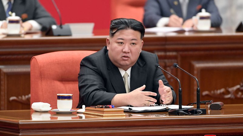 Fotografija: Severnokorejski voditelj Kim Jong-un je znova zagrozil z jedrskim napadom na Seul. FOTO: AFP