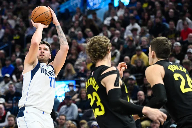 Luka Dončić ni imel svojega dne. FOTO: Alex Goodlett/AFP