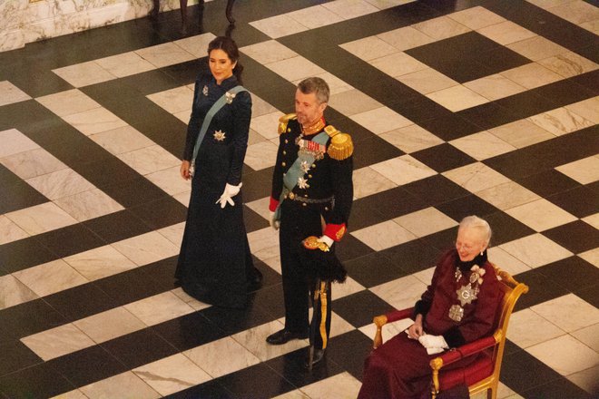 Nekateri menijo, da je povsem mogoče, da se je kraljica za abdikacijo odločila zaradi nedavne domnevne prinčeve afere in bojazni, da bi družina izgubila bodočo kraljico Marijo. FOTO: Imago/Kristian Tuxen Ladegaard B