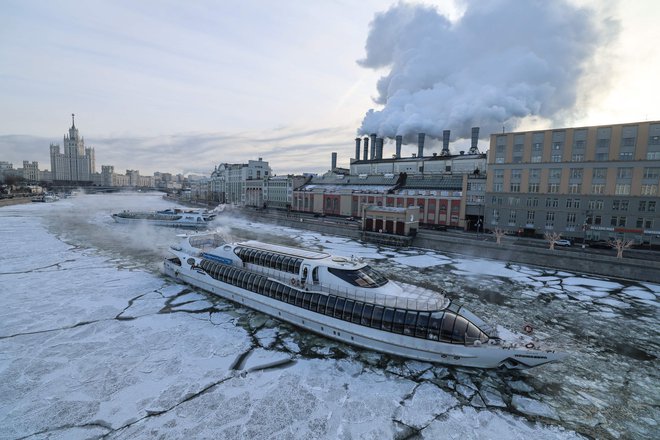 Reka Moskva je zamrznila. FOTO: Vera Savina/AFP
