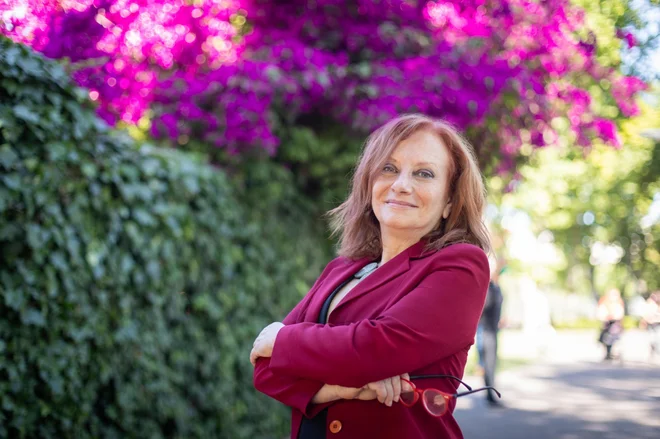 Miriam Lewin: »Ko so ženskam povedali, da bodo morda preživele, so bile pripravljene storiti vse. Nekatere so govorile, da so se zaljubile v svoje ugrabitelje. Ne. V koncentracijskem taborišču ne moreš biti zaljubljen. Tudi v nacističnih lagerjih se to ni dogajalo. Tam je bil že kos kruha dovolj za seks. To je strašno.« FOTO: Urad varuhinje pravic in svobode medijev