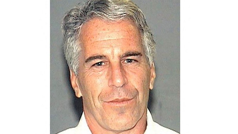 Fotografija: Tožbe zaradi Epsteinovega spolnega izkoriščanja mladoletnih deklet so se kljub njegovi smrti nadaljevale. FOTO: AFP