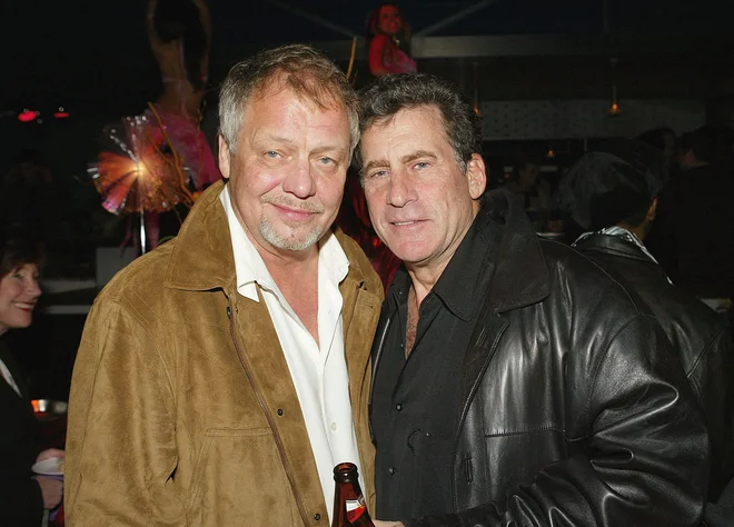 Igralca David Soul (levo) in Paul Micheal Glaser na premieri filma Starsky in Hutch v Los Angelesu leta 2004. FOTO: Kevin Winter/AFP