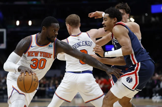 Julius Randle (levo) je bil v odlični formi v Washingtonu, saj je za četrto zaporedno zmago New Yorka dosegel 39 točk. FOTO: Geoff Burke/Usa Today Sports Via Reuters Con