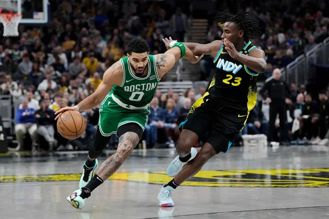 Znova odlični Jayson Tatum in Boston sta ustavila strelsko Indiano. FOTO: Dylan Buell/Getty Images Via Afp