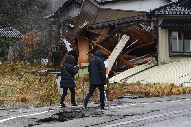Porušen dom v mestu Suzu v prefekturi Ishikawa. FOTO: Toshifumi Kitamura/AFP