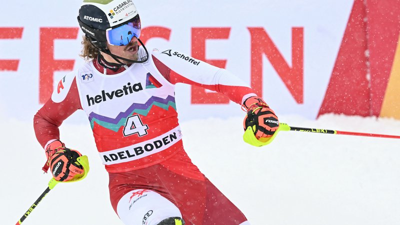 Fotografija: Manuel Feller je z zmago oblekel tudi rdečo majico vodilnega v slalomski razvrstitvi. FOTO: Fabrice Coffrini/AFP