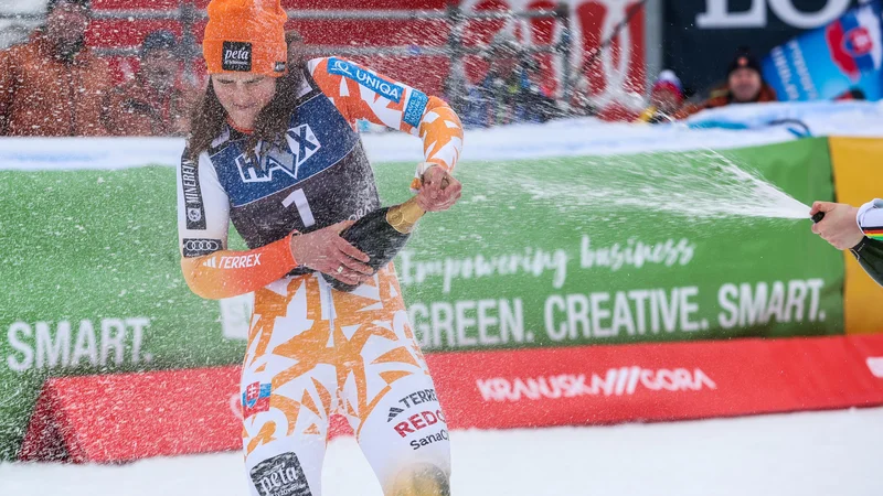Petra Vlhova je bila velika junakinja dveh dnevov v Kranjski Gori. FOTO: Matej Družnik/Delo