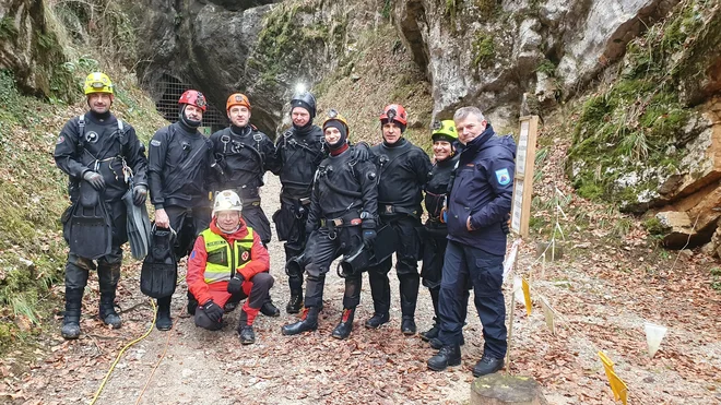 Reševanje iz Križne jame je uspešno končano. FOTO: Maks Merela