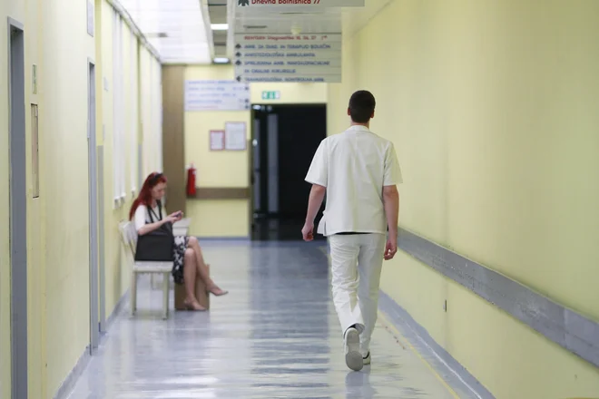 Pogajanja z zdravniki bo treba zastaviti celostno, s podatkovnimi analizami in v pravičnem razmerju z zahtevami drugih poklicnih skupin. Foto Leon Vidic/Delo