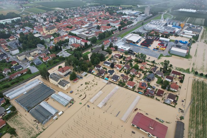 Poplavljen Žalec z Inštitutom za hmeljarstvo in pivovarstvo Slovenije z nasadi hmelja avgusta 2023. FOTO: Ihps