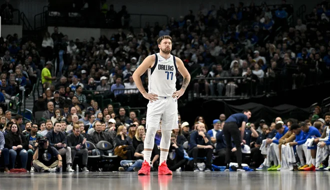 Luka Dončić ni mogel verjeti, kakšno priložnost je zapravil s soigralci. FOTO: Jerome Miron/USA Today Sports