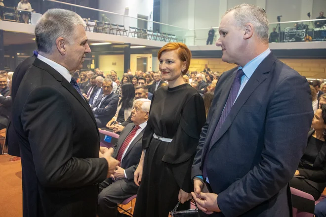 Predsednik Državnega sveta Marko Lotrič, kulturna ministrica Asta Vrečko in minister za okolje Bojan Kumer.FOTO: Voranc Vogel/Delo