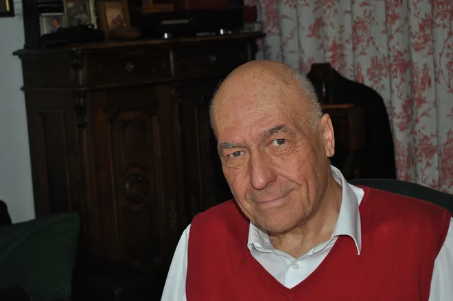 »Slišal sem za primere, ko na nekaterih fakultetah perspektivnih mladih niso mogli nastaviti, ker so položaje zasedali sicer neaktivni starejši, ki bi lahko bili že deset ali več let v pokoju,« pravi David B. Vodušek. FOTO: Tomaž Gerdina