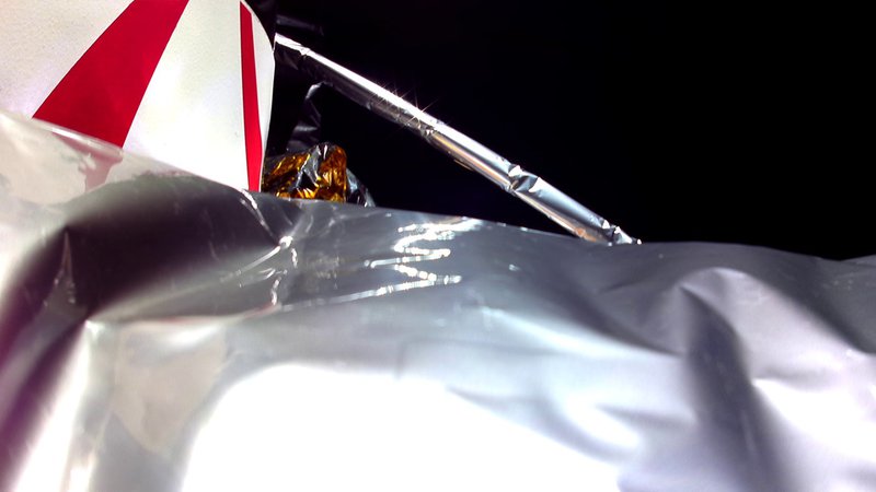 Fotografija: Zmečkano ohišje ameriškega pristajalnika Peregrine FOTO: Astrobotic

 