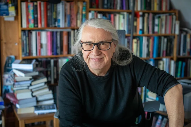Marcel Štefančič se bo 29. januarja vrnil na male zaslone. Saj veste: ob isti uri, na istem kanalu, v živo. FOTO: Voranc Vogel/Delo