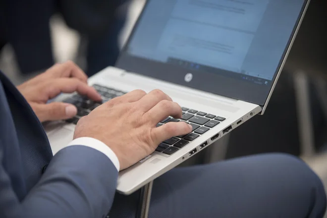 Najverjetneje bomo platformo testirali z malimi vlagatelji že februarja. Ni še jasno, ali se bomo odločili za izdajo obveznice ali zakladnih menic, pravijo na hrvaškem finančnem ministrstvu. FOTO: Jure Eržen/Delo