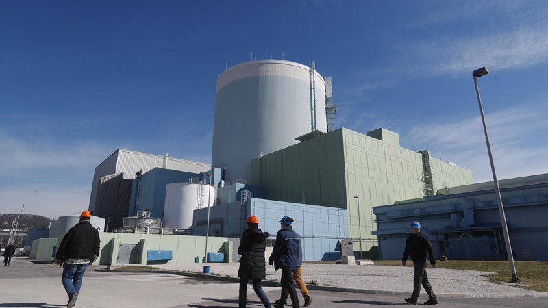 Fotografija: Pri gradnji druge jedrske elektrarne bo delež slovenske industrije mogoče večji kot pri gradnji prve. FOTO: Leon Vidic/Delo