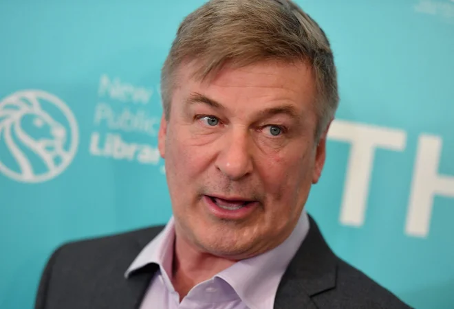 V primeru, da bo Baldwin obsojen, mu grozi do 18 mesecev zaporne kazni in 5000 dolarjev denarne kazni. FOTO: Angela Weiss/Afp