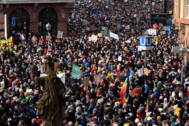 Tisoči na protestu. FOTO: Kirill Kudryavtsev/AFP
