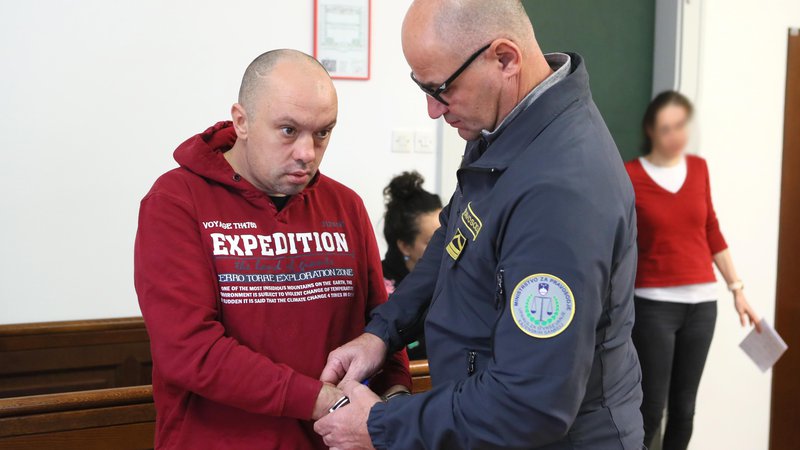 Fotografija: Primož Janez Mihevc je bil po mnenju psihiatra med grožnjami policistom le nekoliko zmanjšano prišteven. FOTO: Dejan Javornik