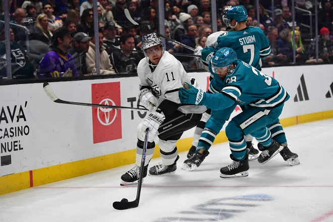 Našega asa Anžeta Kopitarja tokrat v derbiju proti San Joseju ni bilo med strelci ali podajalci. FOTO: Gary A. Vasquez/USA Today Sports