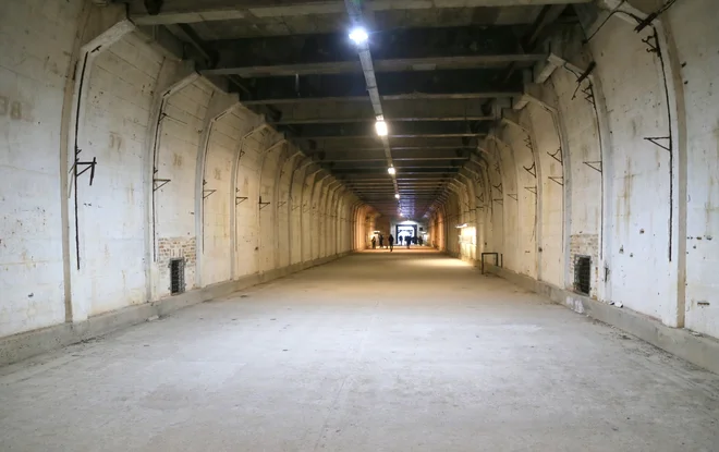 Ob vznožju gora pri mestu Ebensee so morali taboriščniki v zadnjih letih druge svetovne vojne izkopati ogromne predore za proizvodnjo raketnih izstrelkov Hitlerjeve Nemčije. FOTO: Milan Ilić