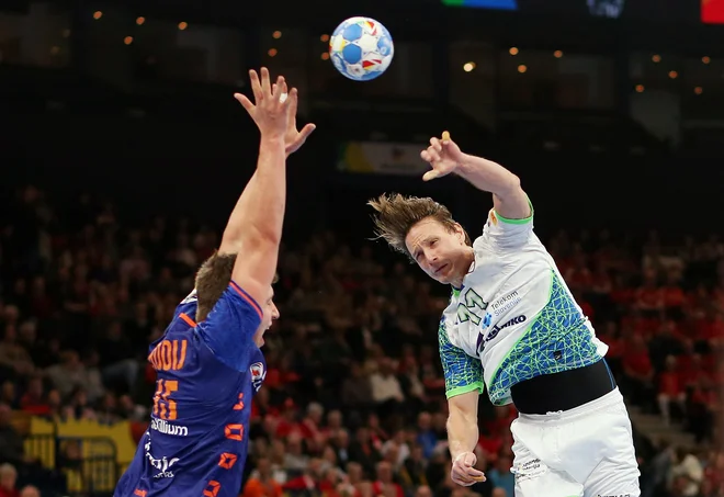 Jure Dolenec je še vedno nepogrešljiv v slovenski reprezentanci. FOTO: Cathrin Mueller/Reuters