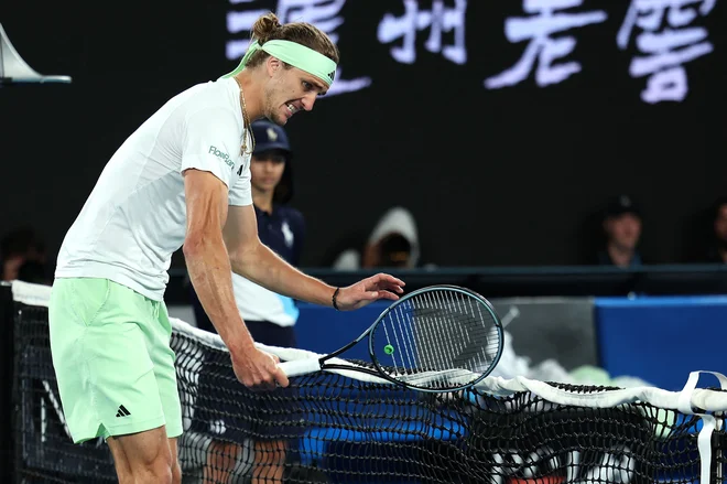 Zverev bo zapravljene priložnosti še dolgo obžaloval. FOTO: Martin Keep/AFP