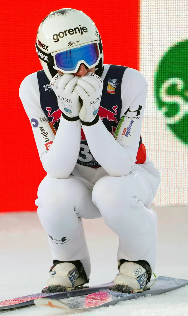 Timi Zajc je vedel, da tretji polet ni povsem uspel. FOTO: Georg Hochmuth/AFP