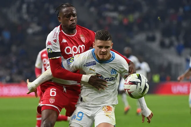Na tekmi med Marseillem in Monacom ni bilo nežnosti. FOTO: Sylvain Thomas/AFP