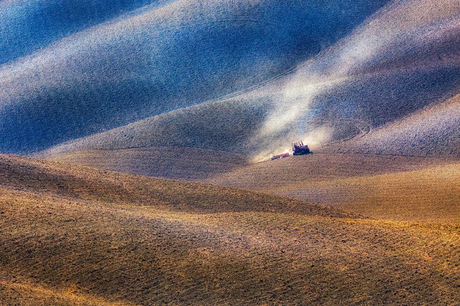 Toskana ji je najbolj všeč, ko je popolnoma gola, ko so polja zorana, pripravljena za setev in delujejo kot sipine. FOTO: Andreja Ravnak