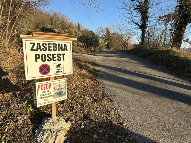 Edvard Svetlik se ne drži določil služnostne pogodbe, pravi njegov sosed. FOTO: Tomica Šuljić