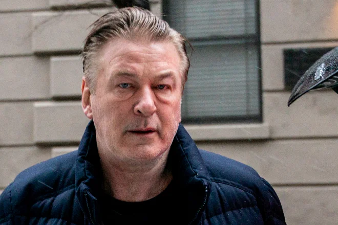 Tožilstvo je proti 65-letnemu Baldwinu že lani vložilo obtožnico zaradi nenaklepnega uboja, vendar je od nje odstopilo zaradi pomanjkanja dokazov. FOTO: David Dee Delgado/Reuters