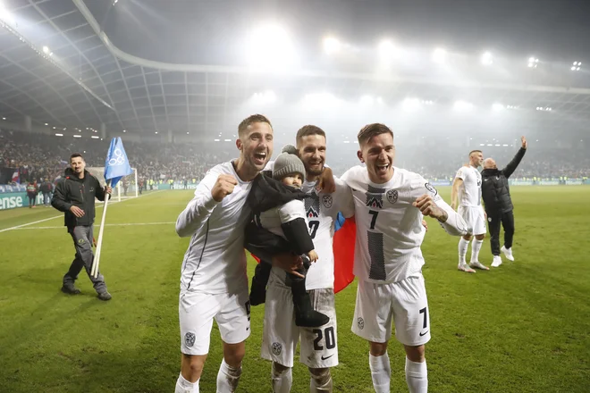 Andraž Šporar (levo) in Benjamin Verbič desno sta v Atenah pred negotovo usodo. Foto Leon Vidic