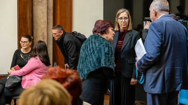 Koliko zdravnikov je preklicalo soglasje za nadurno delo, bo znano danes, ko bodo direktorji bolnišnic in zdravstvenih domov ministrici Valentini Prevolnik Rupel poslali podatke. FOTO: Črt Piksi/Delo