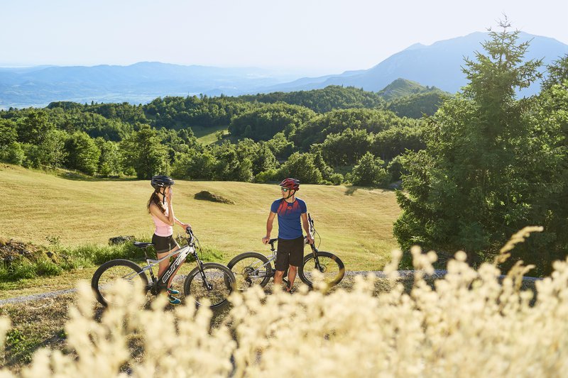 Fotografija: Rajska dolina vabi na raziskovanje s kolesi. Foto Marijan Močivnik/arhiv JZTNG