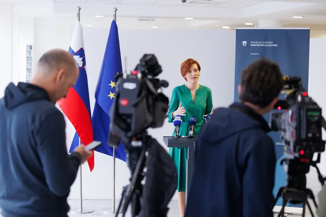 Ministrica je poudarila, da so bile poplave opozorilo, da je treba za kulturno dediščino skrbeti trajnostno in celostno. FOTO: Nebojša Tejić/STA