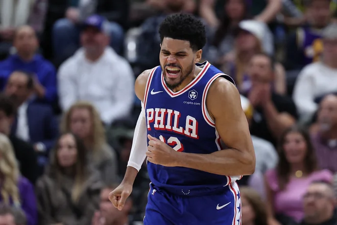 Košarkarji Philadelphie potrebujejo pomoč, če želijo brez Joela Embiida končnico pričakati v dobri formi. FOTO: Reuters