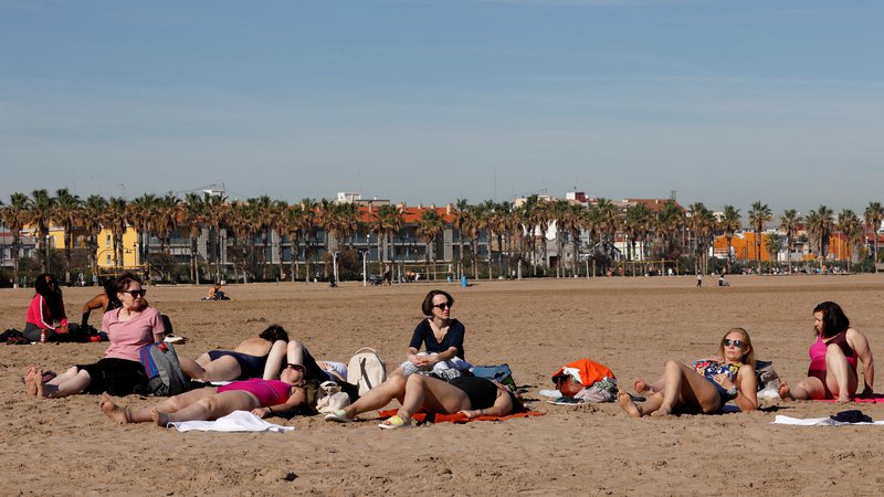 Fotografija: V Španiji so se januarja temperature v nekaterih regijah približale 30 stopinjam Celzija. FOTO: Eva Manez/Reuters